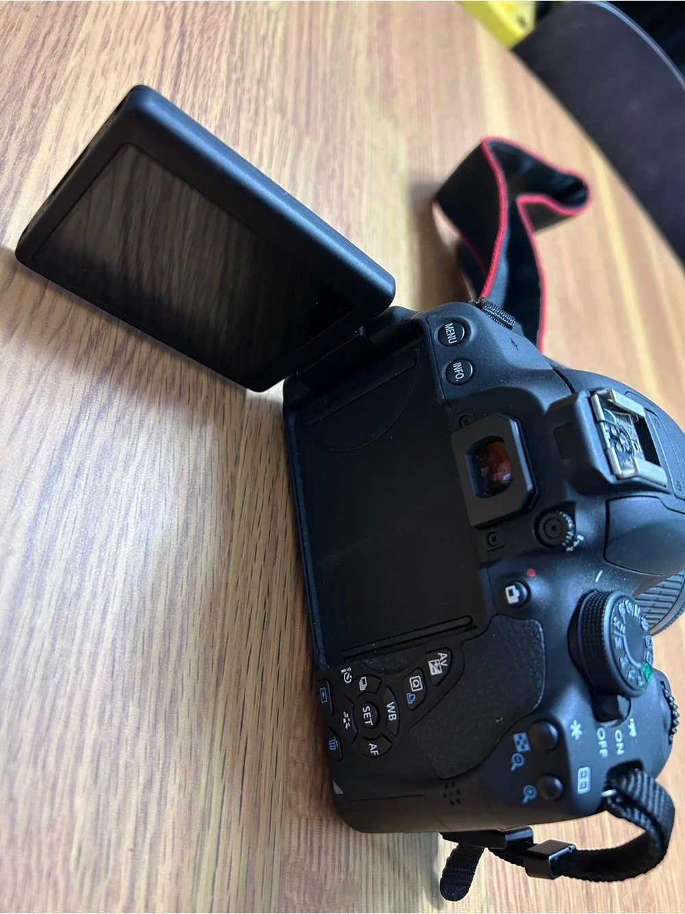 Canon Rebel DSLR Camera Kit with Black Body and Accessories. (1235)